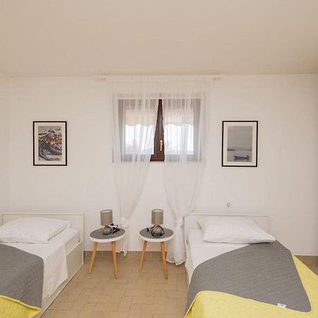 Apartment Maras-1 By Interhome Diklo Exterior foto